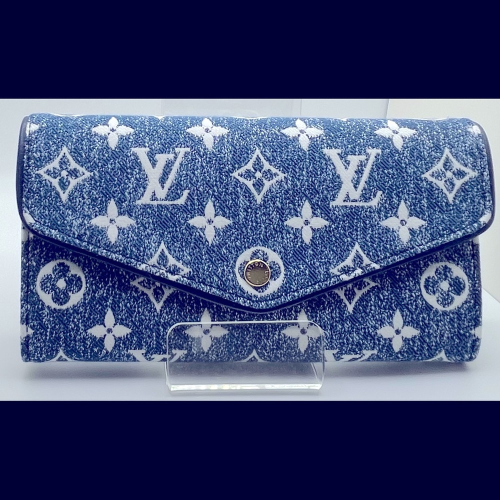 Louis Vuitton Sarah Wallet